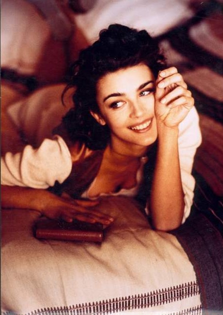 Portrait 
Model:Martina GORDON,Agency ELITE,today 's Agency:
N.Y.MODELS Mgmt
shot during Fashion Editorial for BIBA Magazine-
Non choice of a series of 8 published Images 
A.D:Alberto MANTOVANI,
Hair:Fran&ccedil;is GIMENEZ,
Stylist:Sandrine BOURY-HEYLER,
Make-Up:Val&eacute;rie TRANIER,
Location:MONTFORT L'AMAURY
Photographer:Sabine FAURE